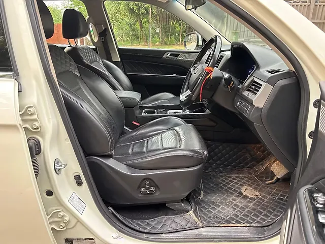 Used Mahindra Alturas G4 2WD High AT in Chandigarh