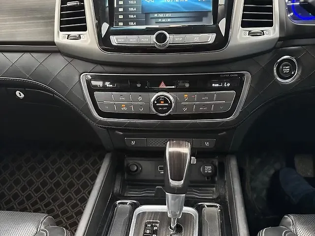 Used Mahindra Alturas G4 2WD High AT in Chandigarh
