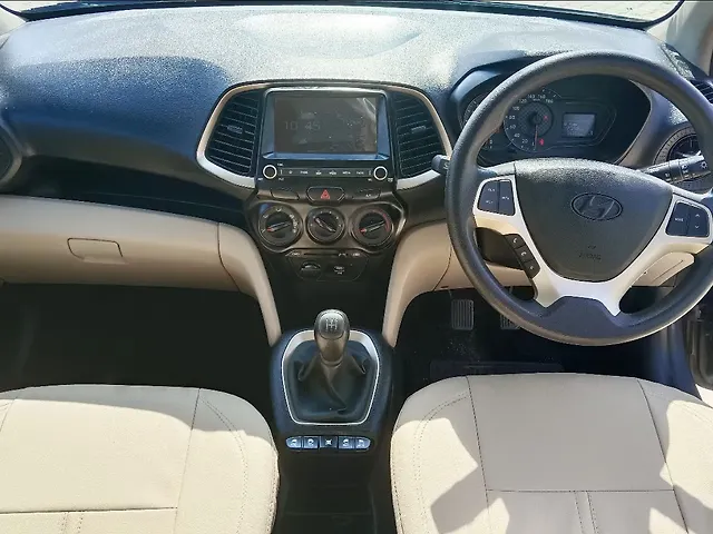 Used Hyundai Santro Magna in Ahmedabad