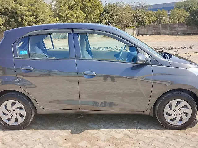 Used Hyundai Santro Magna in Ahmedabad
