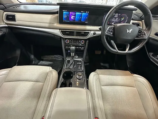 Used Mahindra XUV700 AX 7 Diesel  AT Luxury Pack 7 STR [2021] in Bangalore