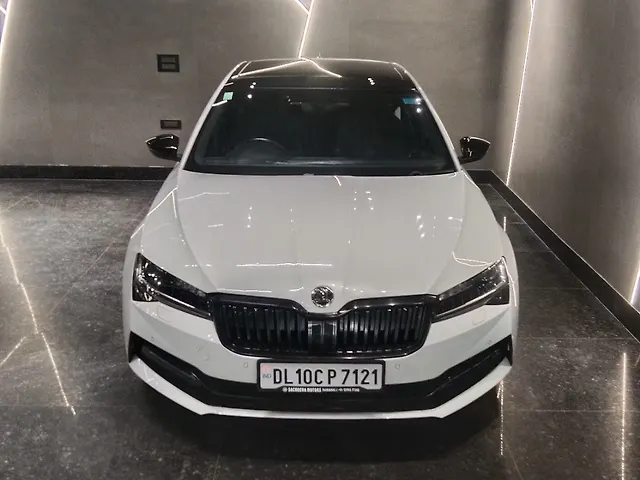 Used 2021 Skoda Superb in Delhi