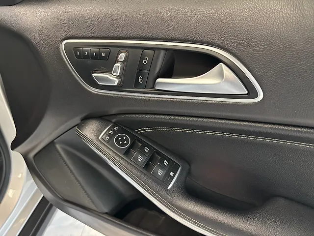 Used Mercedes-Benz GLA [2017-2020] 200 d Sport in Indore