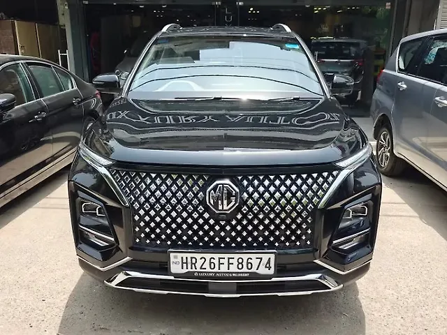 Used 2023 MG Hector Plus in Delhi
