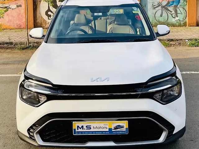 Used 2022 Kia Carens in Thane
