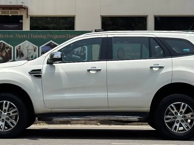 Used Ford Endeavour [2016-2019] Titanium 3.2 4x4 AT in Chandigarh