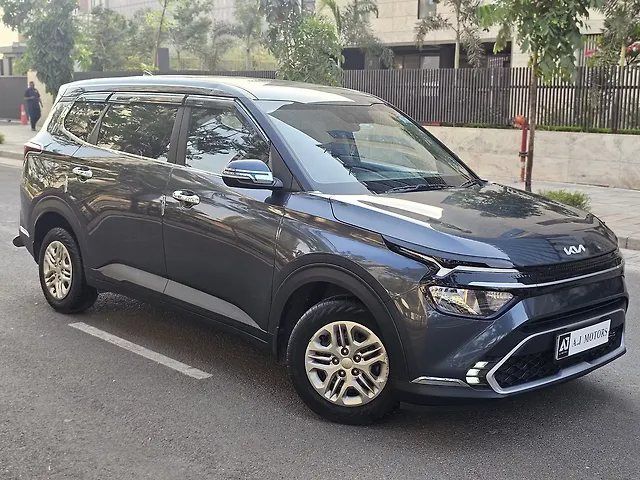 Used 2023 Kia Carens in Thane