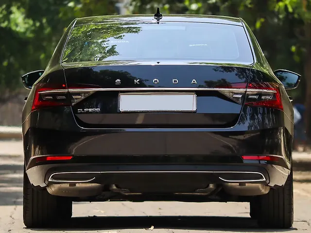 Used Skoda Superb [2024] L&K in Delhi