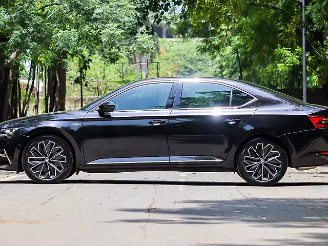 Used Skoda Superb [2024] L&K in Delhi