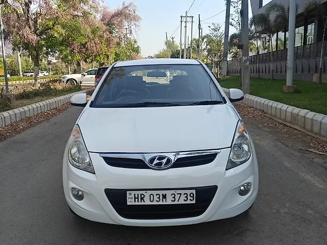 Used 2011 Hyundai i20 in Chandigarh