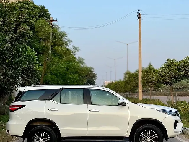 Used Toyota Fortuner 4X2 AT 2.8 Diesel in Mohali