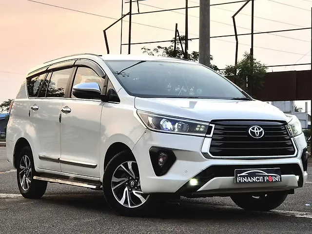 Used 2022 Toyota Innova Crysta in Kolkata
