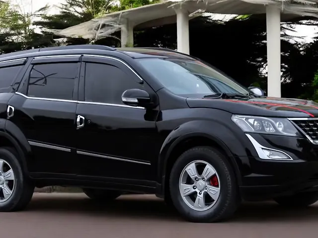 Used Mahindra XUV500 W9 [2018-2020] in Lucknow