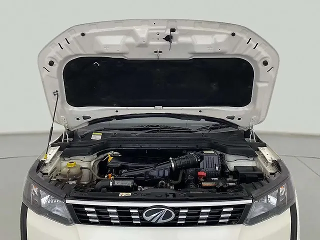 Used Mahindra XUV300 [2019-2024] W6 1.2 Petrol AMT [2021] in Ahmedabad