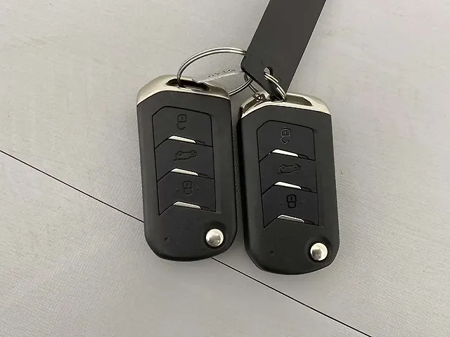 Used Mahindra XUV300 [2019-2024] W6 1.2 Petrol AMT [2021] in Ahmedabad