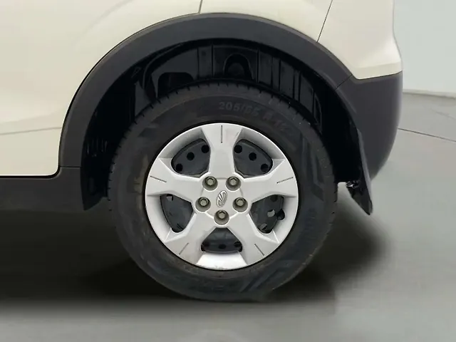 Used Mahindra XUV300 [2019-2024] W6 1.2 Petrol AMT [2021] in Ahmedabad