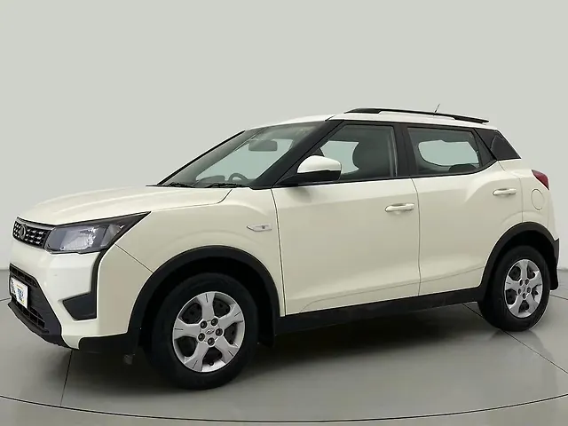 Used Mahindra XUV300 [2019-2024] W6 1.2 Petrol AMT [2021] in Ahmedabad