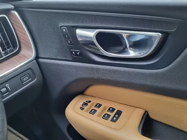 Used Volvo XC60 [2015-2017] Momentum in Delhi