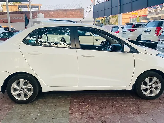 Used Hyundai Xcent [2014-2017] SX 1.1 CRDi in Lucknow