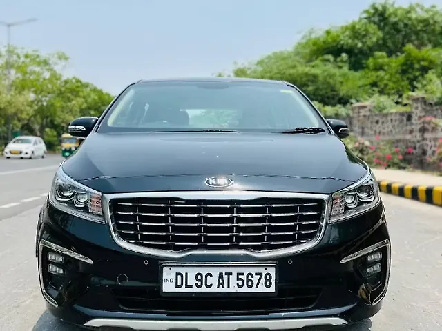 Used 2020 Kia Carnival in Delhi