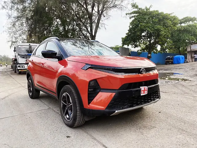 Used Tata Nexon Fearless Plus (S) 1.5 Diesel 6MT Dual Tone [2023-2025] in Mumbai