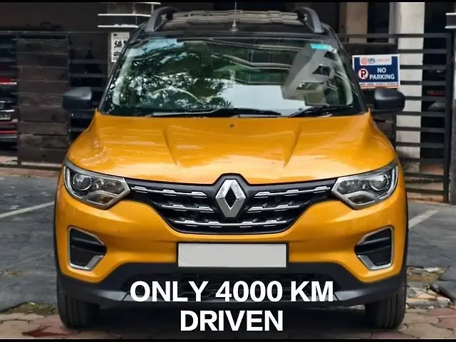 Used 2022 Renault Triber in Kolkata