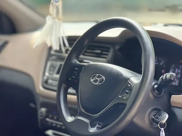 Used Hyundai Elite i20 [2016-2017] Sportz 1.4 CRDI [2016-2017] in Surat