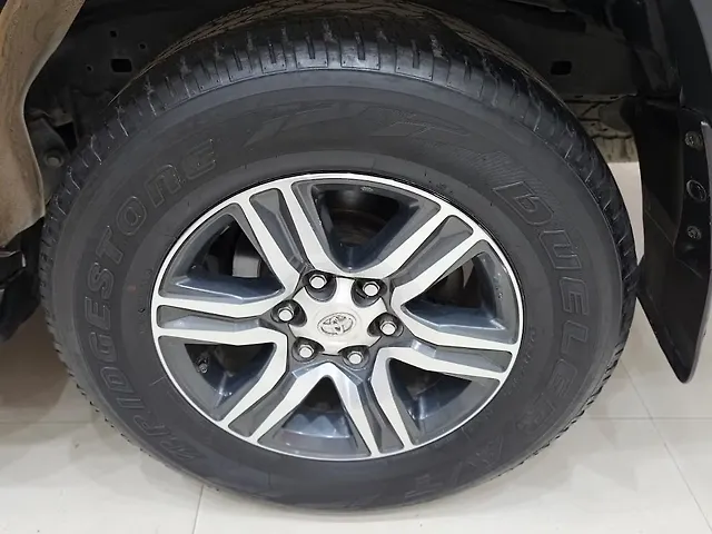 Used Toyota Fortuner [2016-2021] 2.8 4x2 MT [2016-2020] in Kanpur