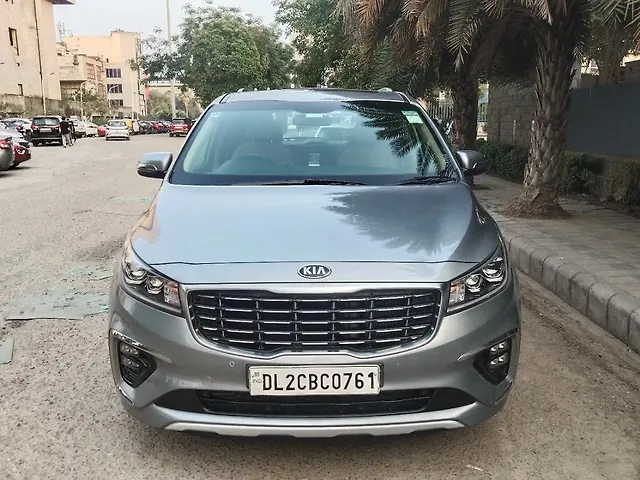 Used 2020 Kia Carnival in Delhi