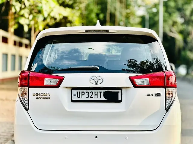 Used Toyota Innova Crysta [2016-2020] 2.4 G 8 STR [2016-2017] in Lucknow