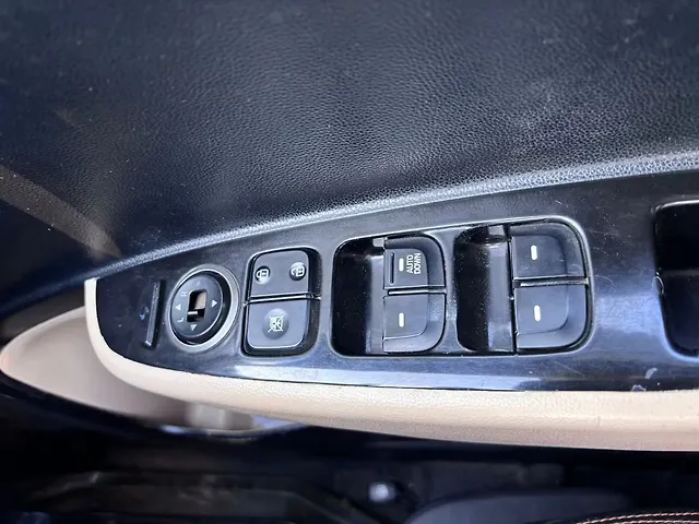 Used Hyundai Grand i10 Asta U2 1.2 CRDi in Mumbai