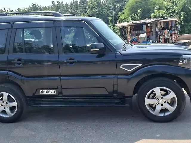 Used Mahindra Scorpio S11 MT 7S in Lucknow