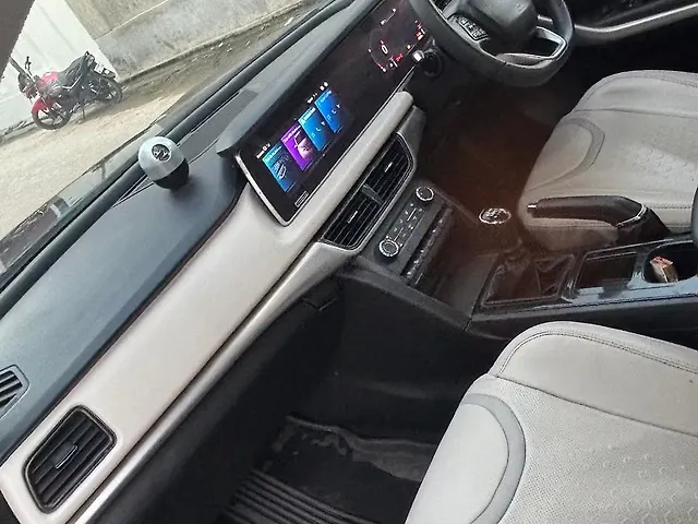 Used Mahindra XUV700 AX 3 Diesel MT 7 STR [2021] in Lucknow