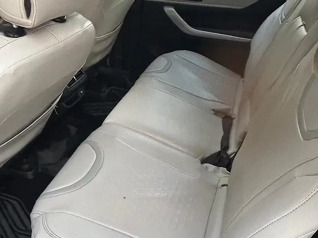 Used Mahindra XUV700 AX 3 Diesel MT 7 STR [2021] in Lucknow