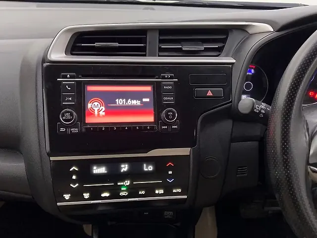 Used Honda Jazz V CVT in Lucknow