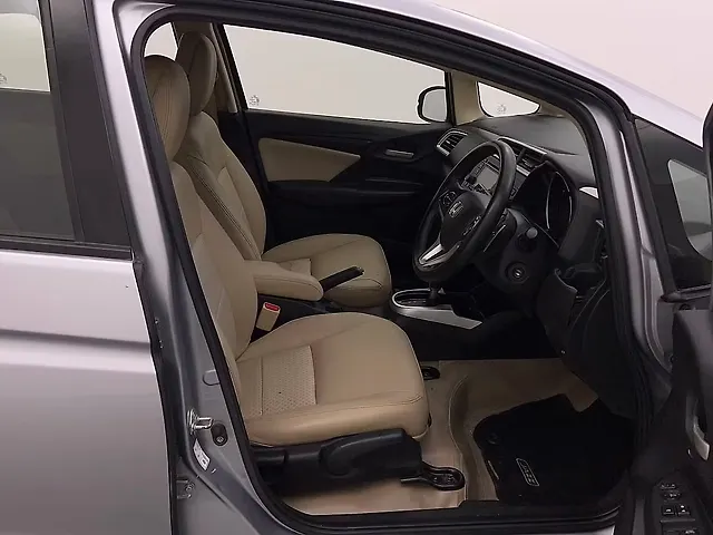 Used Honda Jazz V CVT in Lucknow