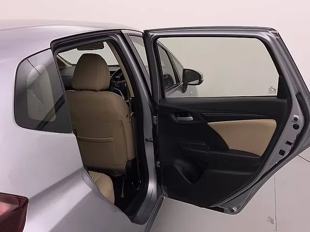 Used Honda Jazz V CVT in Lucknow