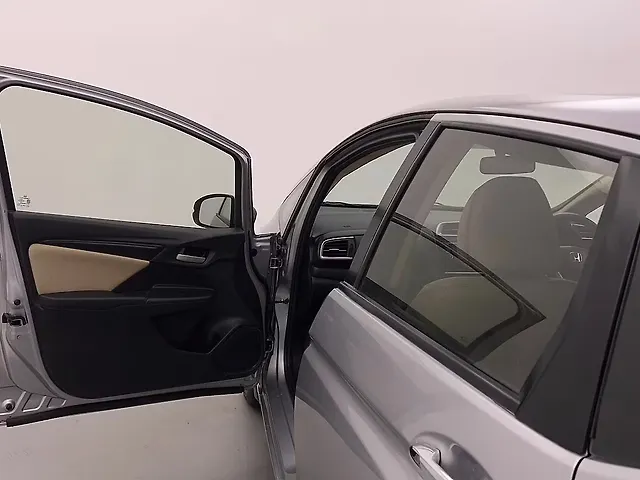 Used Honda Jazz V CVT in Lucknow