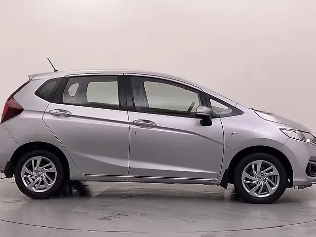 Used Honda Jazz V CVT in Lucknow