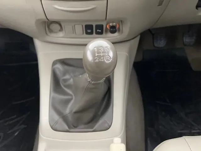 Used Toyota Innova [2012-2013] 2.5 GX 8 STR BS-III in Lucknow