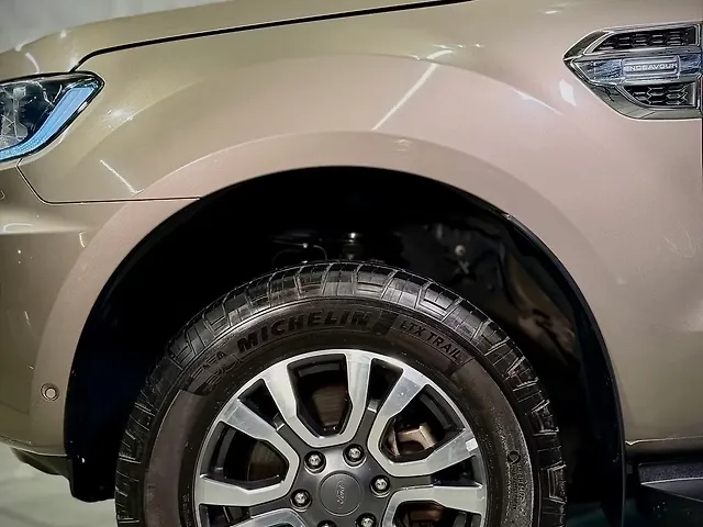 Used Ford Endeavour Titanium Plus 2.0 4x2 AT in Delhi