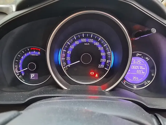 Used Honda Jazz [2015-2018] V Petrol in Lucknow