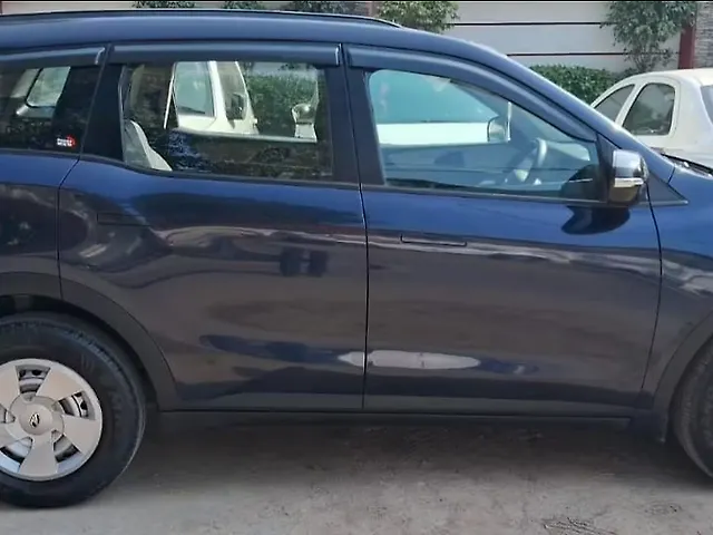 Used Mahindra XUV700 MX Diesel MT 7 STR in Lucknow