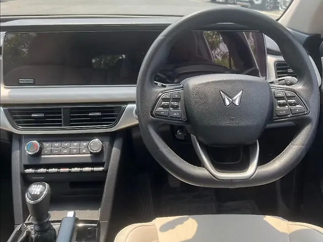 Used Mahindra XUV700 AX 5 Petrol MT 7 STR [2021] in Delhi