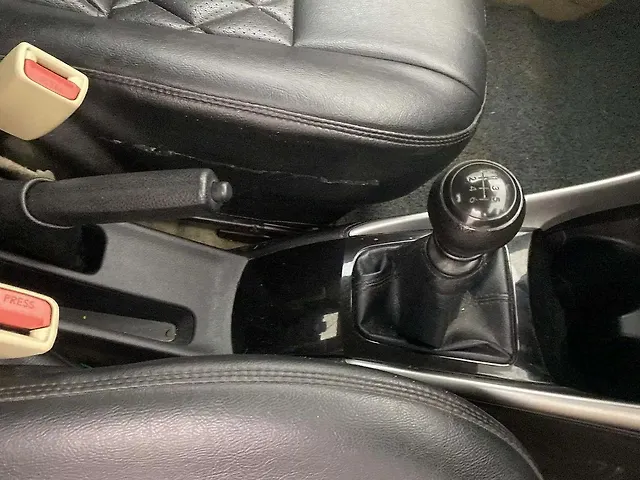Used Toyota Yaris J MT in Hyderabad
