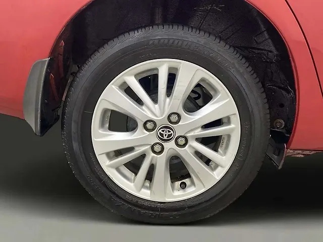 Used Toyota Yaris J MT in Hyderabad