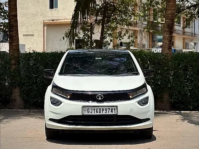 Used 2024 Tata Altroz in Surat