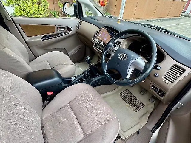 Used Toyota Innova [2013-2014] 2.5 VX 7 STR BS-IV in Bangalore