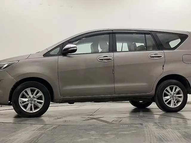 Used Toyota Innova Crysta [2016-2020] 2.4 G 7 STR [2016-2017] in Hyderabad