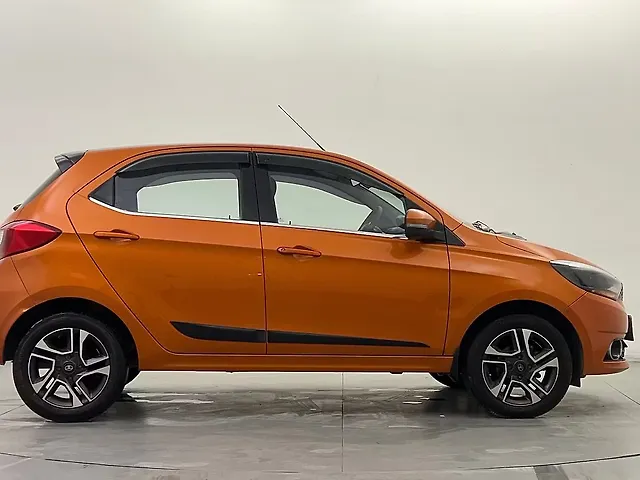 Used Tata Tiago [2016-2020] Revotron XZ Plus Dual Tone in Delhi